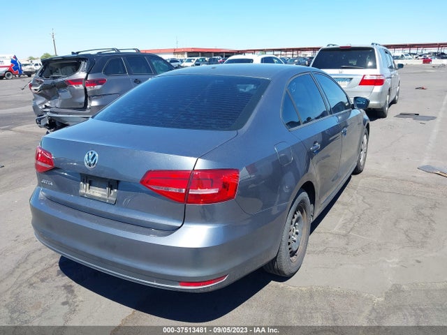 3VW2K7AJXFM423769 Volkswagen Jetta Sedan 2.0l S