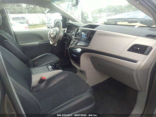 Toyota SIENNA SE 2014 5TDXK3DC9ES452774 Image 5