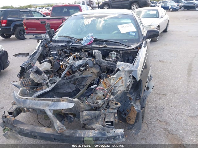 1999 LINCOLN TOWN CAR SIGNATURE VIN: 1LNHM82W0XY645472