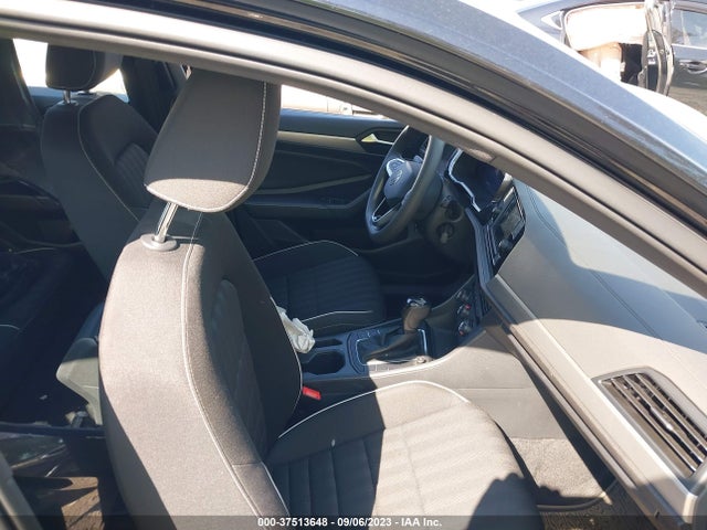 3VWBM7BU2NM013422 Volkswagen Jetta Sport