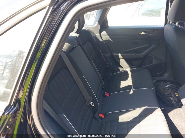 3VWBM7BU2NM013422 Volkswagen Jetta Sport