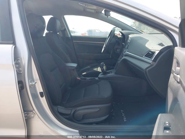 2018 HYUNDAI ELANTRA SE VIN: 5NPD74LF4JH280367