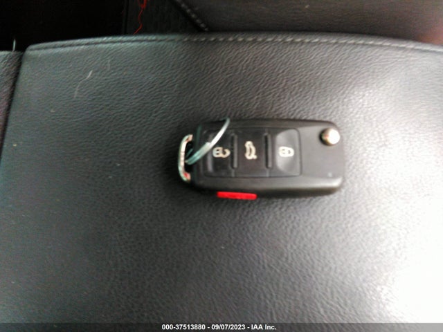 WVGTV7AX6HK019439 Volkswagen Tiguan Sport