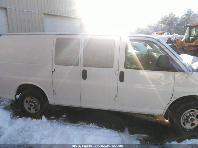 GMC Savana 2500 Work Van 2015 1GTW7FCF9F1907700 Image 13