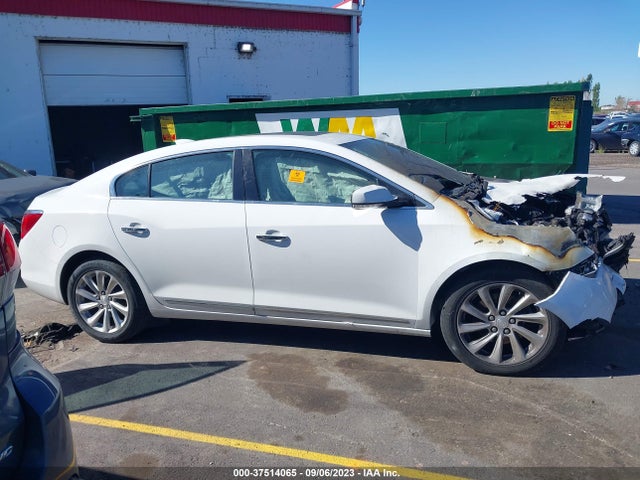 1G4GB5G30GF221574 Buick Lacrosse Leather