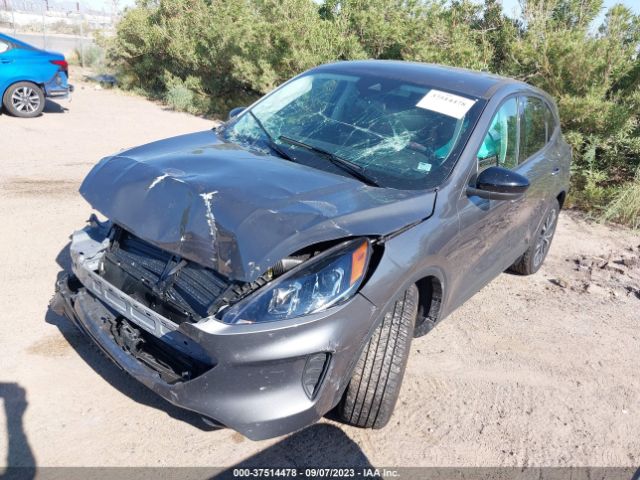 1FMCU0G6XNUB98755 Ford ESCAPE SE