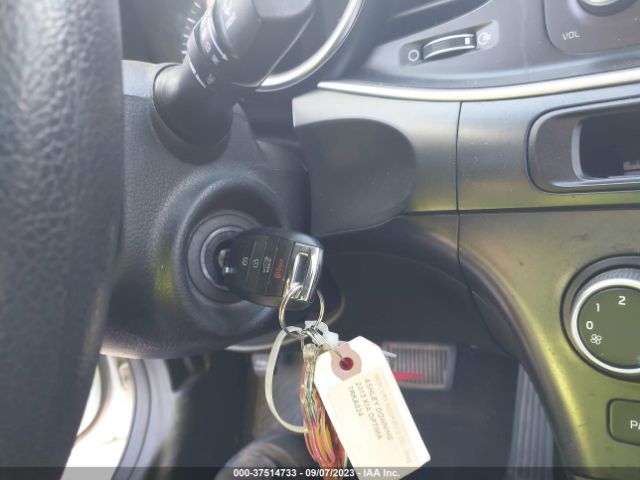 KNAGM4A71F5664032 KIA Optima Lx