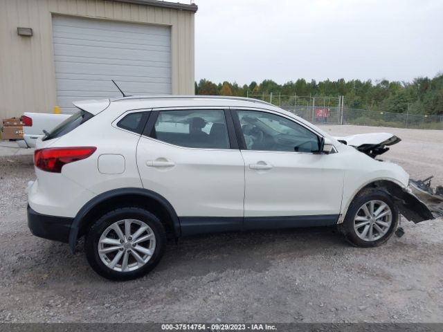 JN1BJ1CP8HW016883 Nissan Rogue Sport Sv