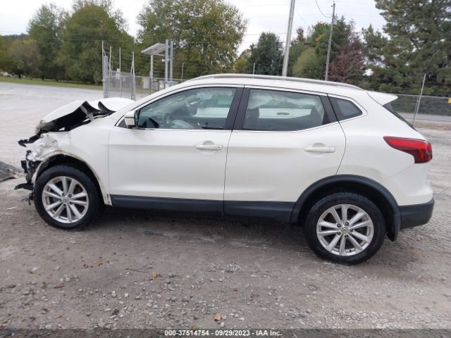 JN1BJ1CP8HW016883 Nissan Rogue Sport Sv