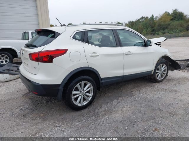 JN1BJ1CP8HW016883 Nissan Rogue Sport Sv