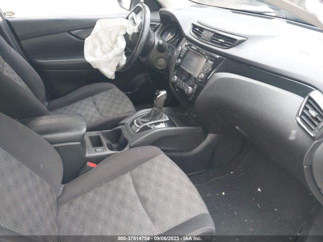 JN1BJ1CP8HW016883 Nissan Rogue Sport Sv