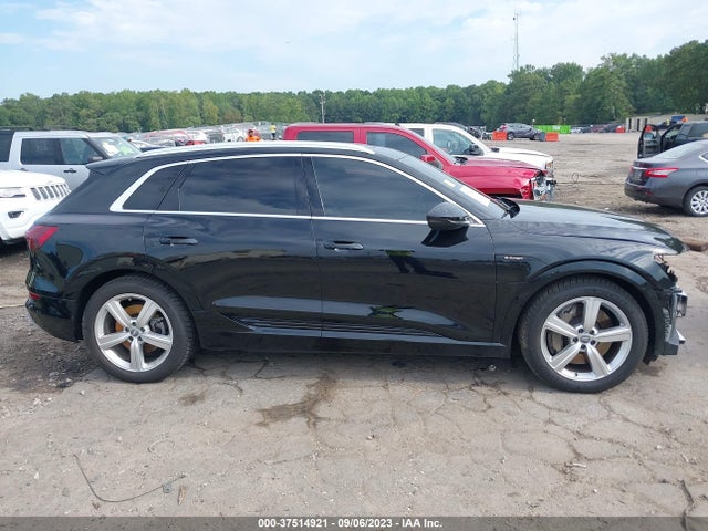 WA1LAAGE3KB020388 Audi E-tron Premium Plus