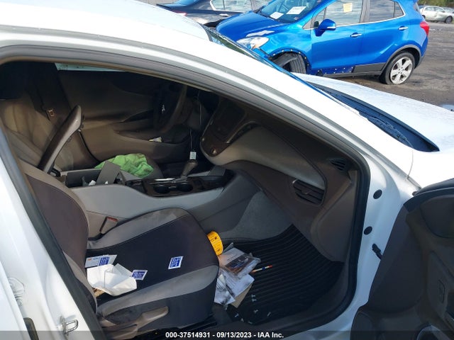 Chevrolet MALIBU LS 2018 1G1ZC5ST3JF172744 Image 5