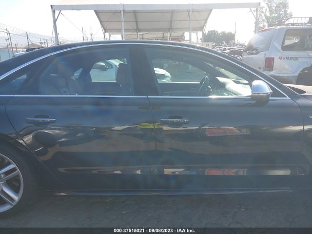 2015 Audi S8, VIN: WAUK2AFD9FN027290