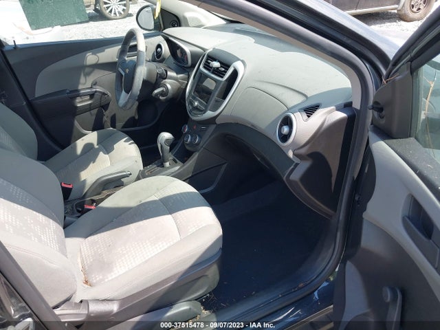 Chevrolet SONIC LS 2018 1G1JB5SH9J4125449 Image 5