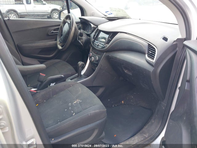 Chevrolet TRAX LS 2019 3GNCJKSB2KL164528 Image 5