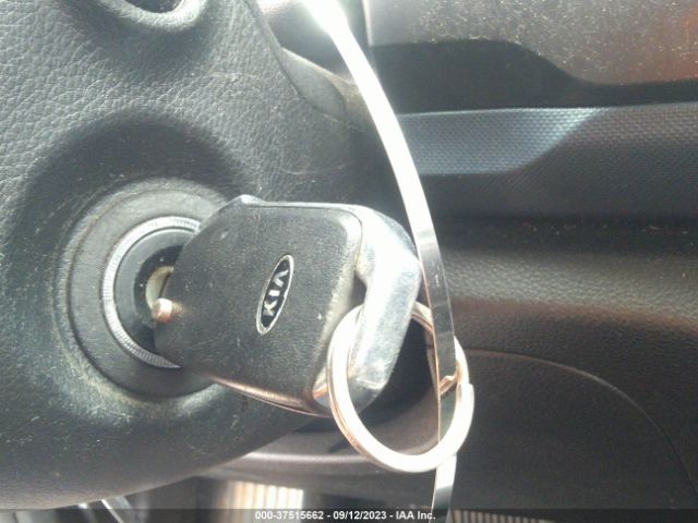 KNDEU2AAXM7099064 KIA SELTOS S