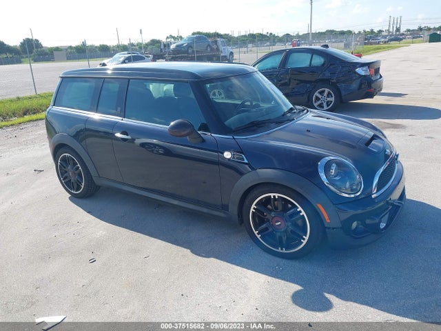 2011 MINI COOPER CLUBMAN WMWZG3C52BTY37102 Photo 0