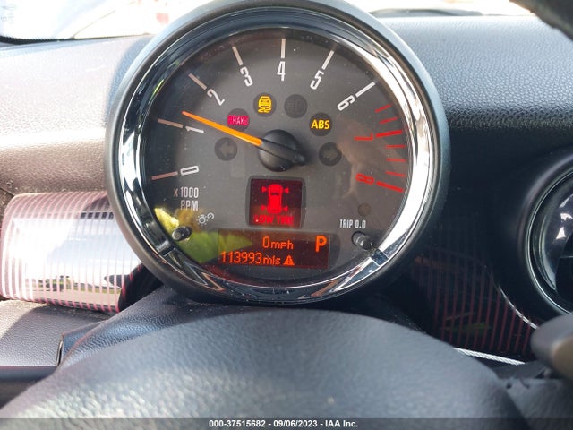 2011 MINI COOPER CLUBMAN WMWZG3C52BTY37102 Photo 6