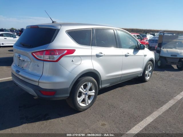 1FMCU9G95FUA10949 Ford ESCAPE SE