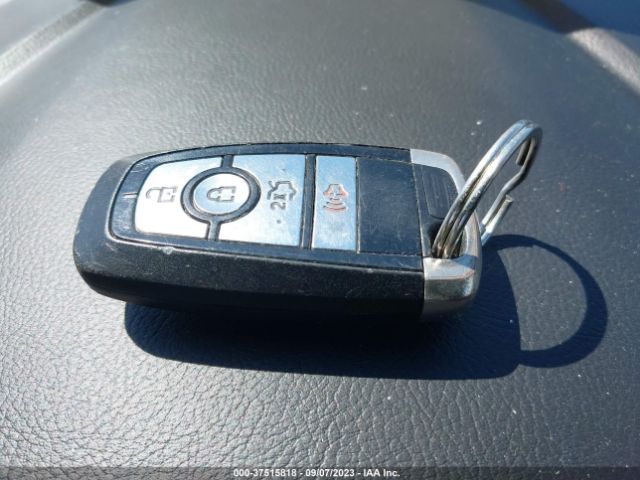 3FA6P0HD1HR215983 Ford FUSION SE