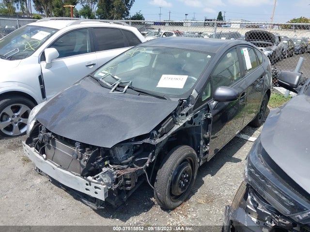 Toyota Prius Four 2015 JTDKN3DU7F0461021 Image 2