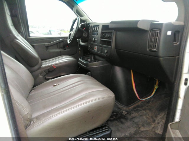 Chevrolet EXPRESS CARGO VAN 2017 1GCWGAFF5H1164048 Image 5