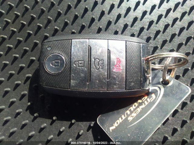 KNDCC3LC2J5134928 KIA NIRO EX