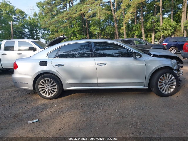 1VWBT7A39GC029925 Volkswagen Passat 1.8t Se