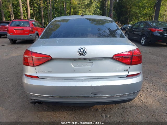 1VWBT7A39GC029925 Volkswagen Passat 1.8t Se