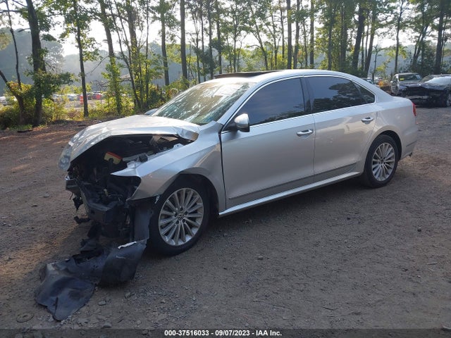 1VWBT7A39GC029925 Volkswagen Passat 1.8t Se