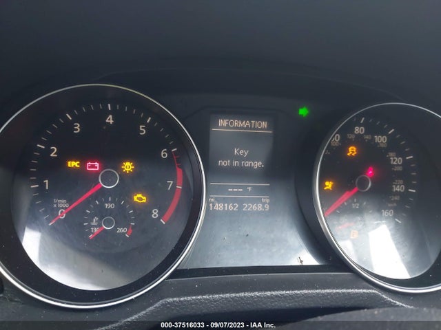1VWBT7A39GC029925 Volkswagen Passat 1.8t Se