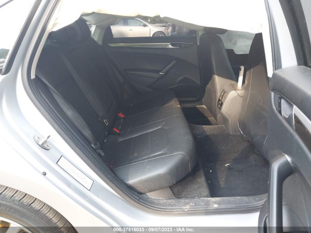 1VWBT7A39GC029925 Volkswagen Passat 1.8t Se