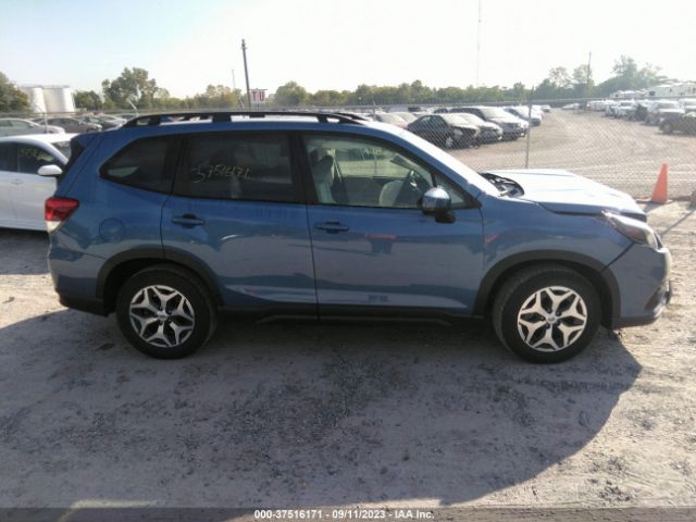 JF2SKAEC4NH499715 Subaru Forester Premium