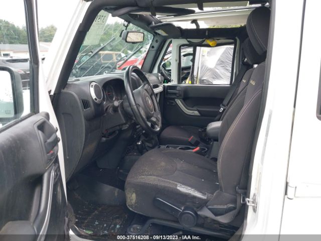 1C4BJWEG1FL538356 Jeep Wrangler Unlimited Sahara