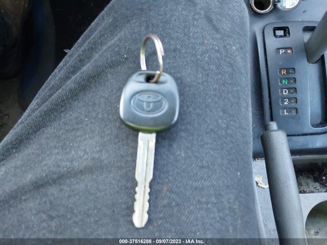 2007 TOYOTA COROLLA CE VIN: 2T1BR32E87C741182