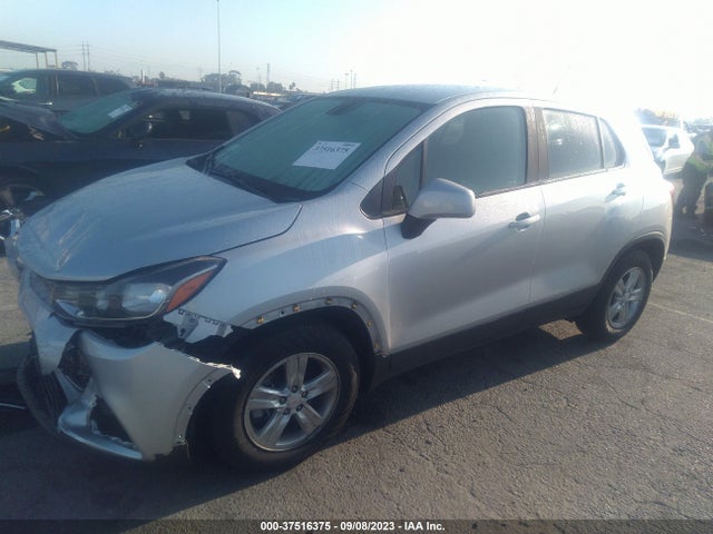 Chevrolet TRAX LS 2020 KL7CJKSB6LB335127 Image 2