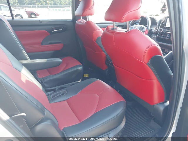 Toyota Highlander Xse 2022 5TDLZRBH8NS164305 Image 8