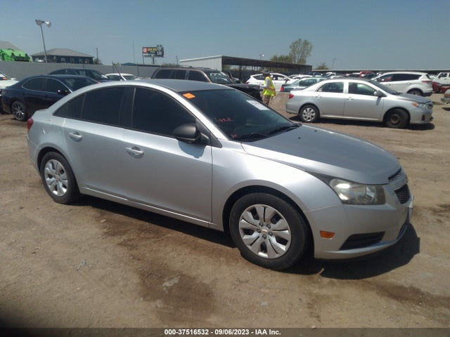 2014 1G1PA5SG4E7335210 main image