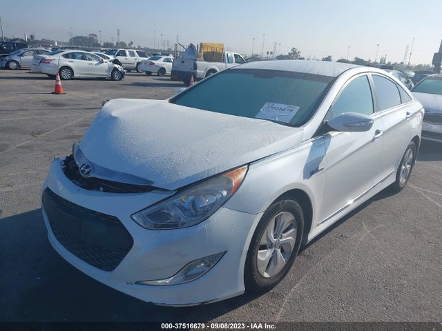 Hyundai SONATA HYBRID 2015 KMHEC4A44FA139715 Image 2
