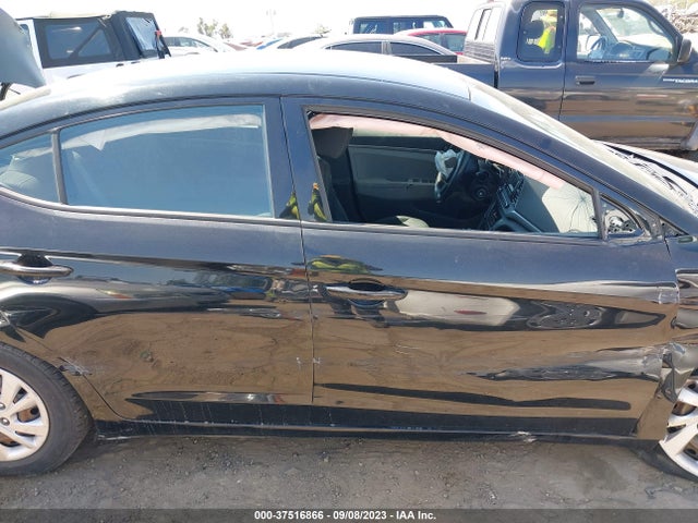 Hyundai ELANTRA SE 2018 5NPD74LF1JH265440 Image 5