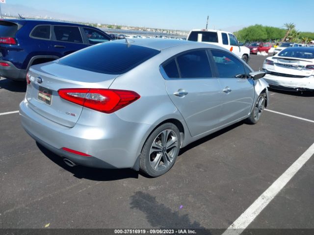 KNAFZ4A84E5111086 KIA FORTE EX