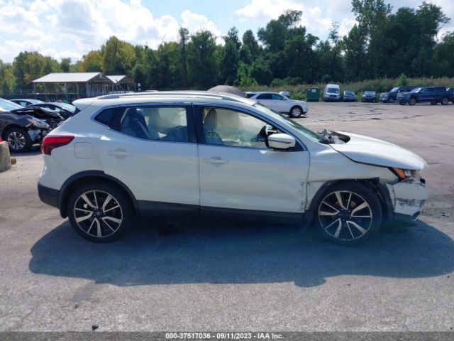 JN1BJ1CR9JW285918 Nissan Rogue Sport Sl