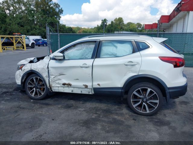 JN1BJ1CR9JW285918 Nissan Rogue Sport Sl