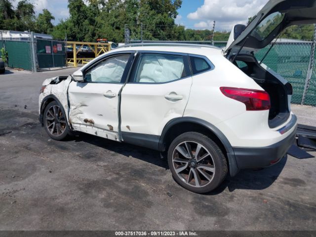 JN1BJ1CR9JW285918 Nissan Rogue Sport Sl