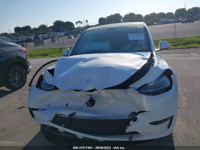 Tesla Model Y Long Range 2022 7SAYGAEE5NF308592 Image 12