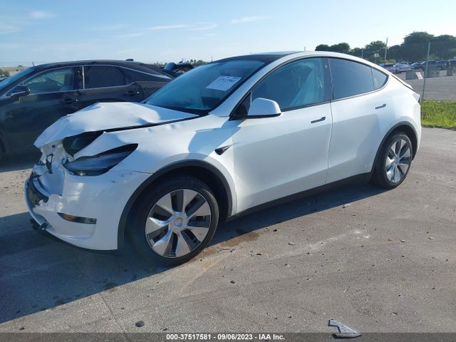 Tesla Model Y Long Range 2022 7SAYGAEE5NF308592 Image 2
