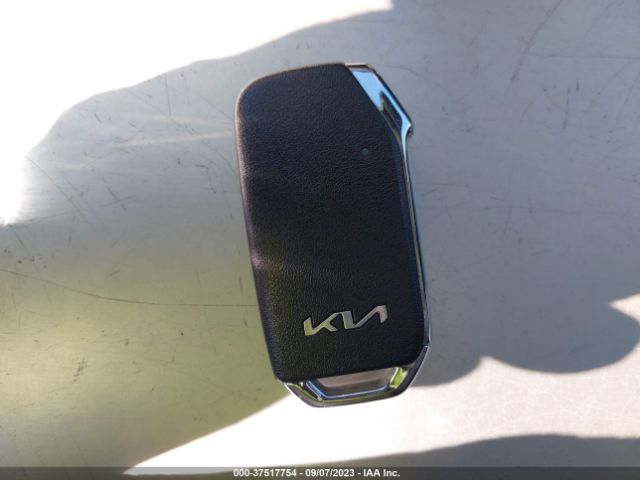 KNDCR3LE7P5061483 KIA Niro Ex Touring