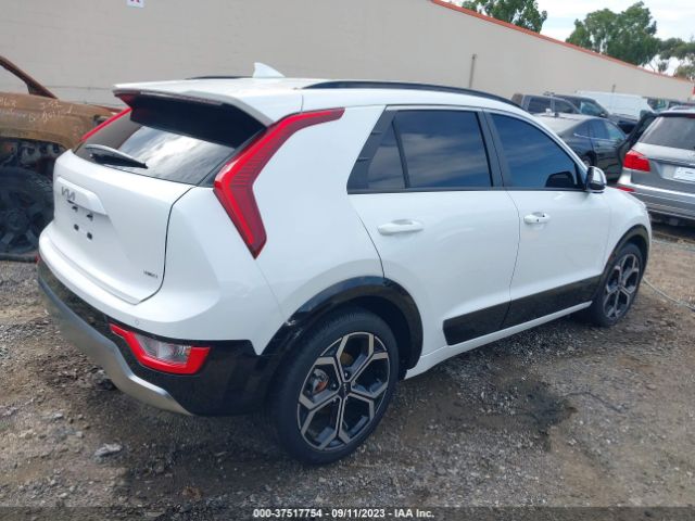 KNDCR3LE7P5061483 KIA Niro Ex Touring