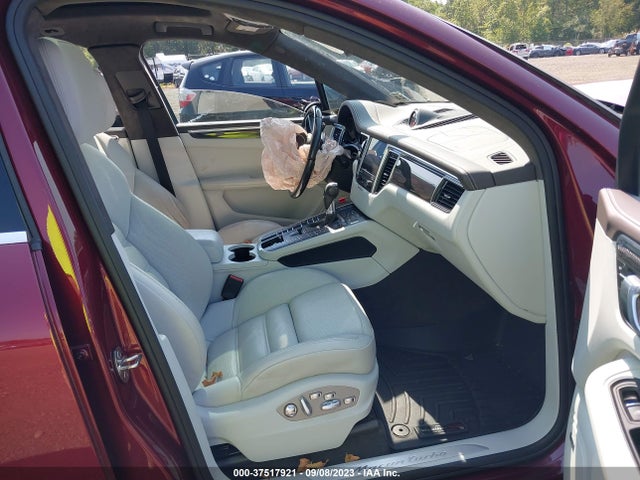 2018 PORSCHE MACAN WP1AF2A54JLB71342 Photo 4